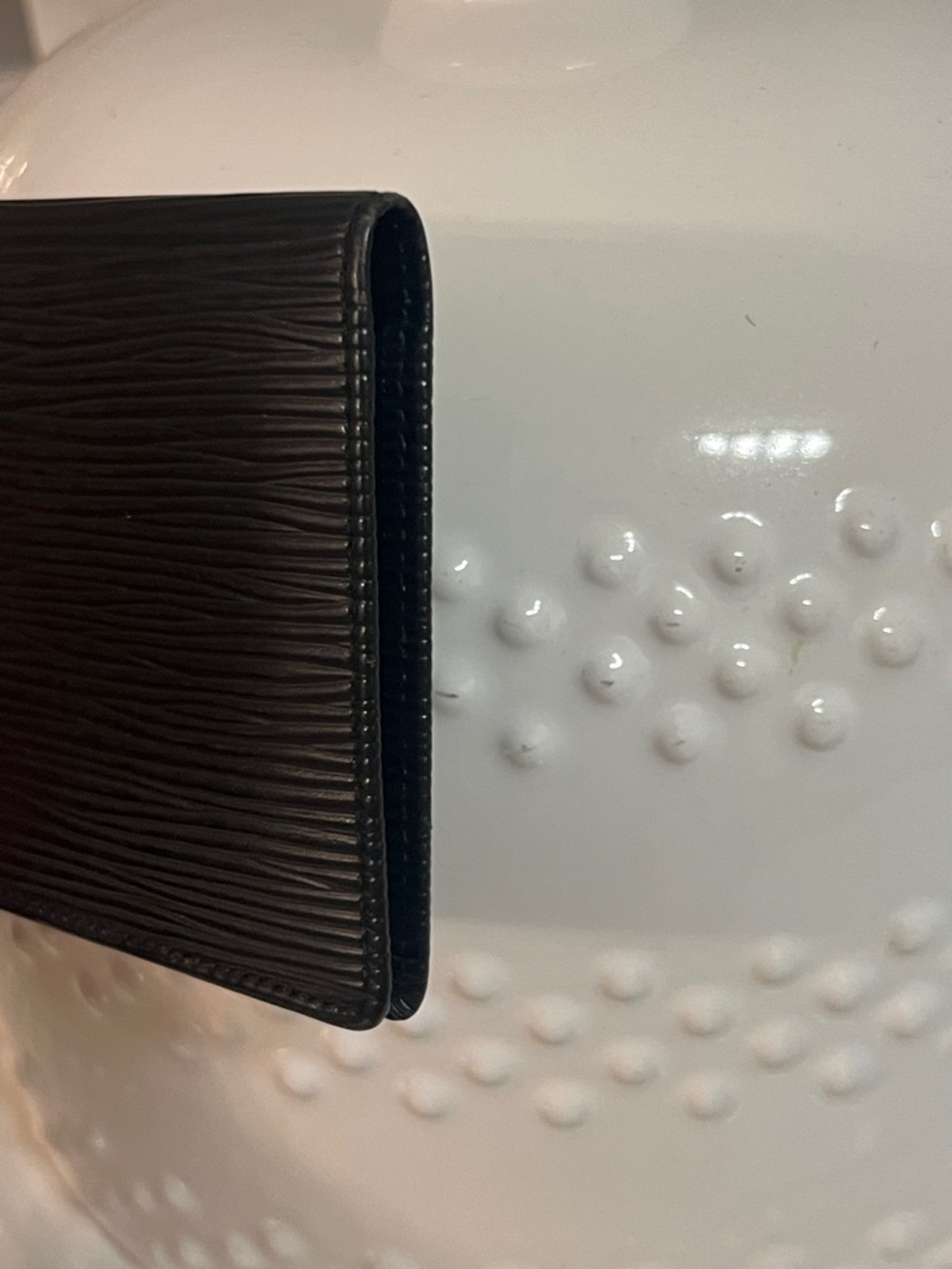 Louis Vuitton Black Epi Leather Card/ID Holder - Picture 6 of 10